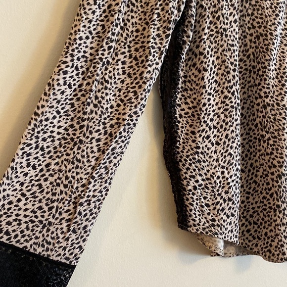 Victoria's Secret Leopard Print & Black Lace Button Up Modal Pajama Top Sz M - Picture 3 of 7